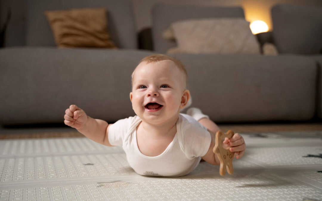 Feszíti magát a babád? Nem szereti, ha leteszed hasra/hátra. El fog múlni?